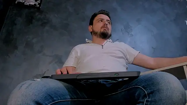 Snapshot of Master_Mark_Wayne chatting on April 13, 8:36 pm Master Mark Wayne online show from April 13, 8:36 pm