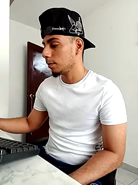 bonehur online show from April 10, 9:08 pm