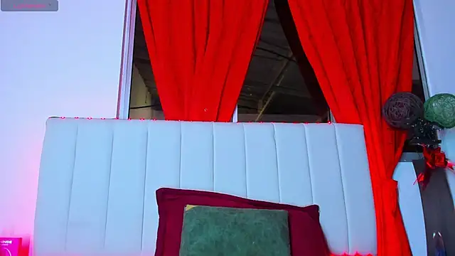 caro lyne  online show from January 16, 2:04 am