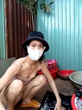 Snapshot of Lyly_sexy2k chatting on March 2, 6:37 am Lyly sexy2k online show from March 2, 6:37 am