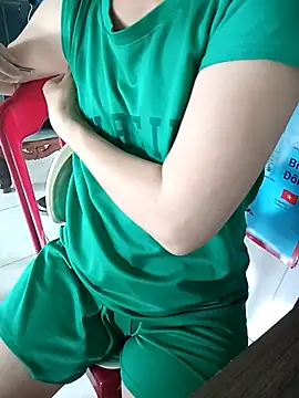 Snapshot of Lyly_sexy2k chatting on September 18, 4:14 am Lyly sexy2k online show from September 18, 4:14 am