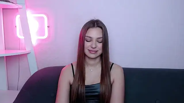 MilanaAngelAs online show from April 3, 4:43 am