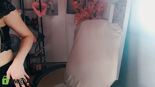 Snapshot of _KittyBoo chatting on December 4, 7:50 am KittyBoo online show from December 4, 7:50 am