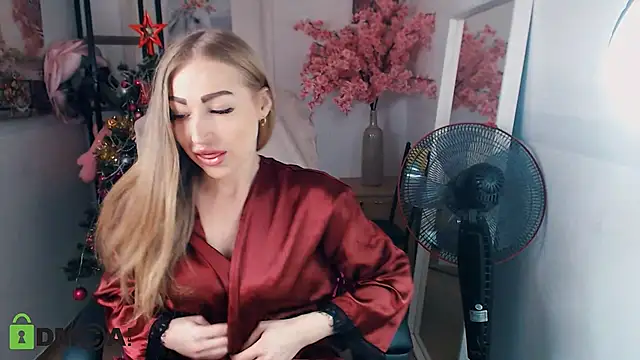 Snapshot of _KittyBoo chatting on December 11, 8:36 am KittyBoo online show from December 11, 8:36 am