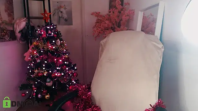 Snapshot of _KittyBoo chatting on December 25, 9:45 am KittyBoo online show from December 25, 9:45 am