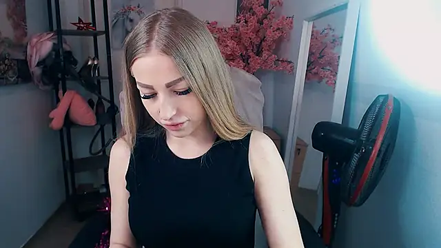 Snapshot of _KittyBoo chatting on February 5, 8:00 am KittyBoo online show from February 5, 8:00 am