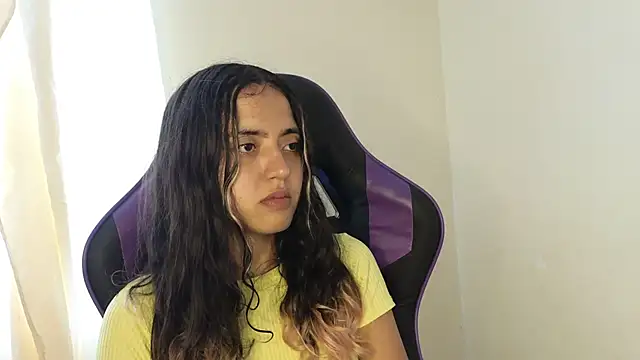 ViolettaSummer online show from February 2, 5:15 pm