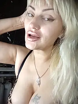 Freya Milf online show from October 10, 6:18 pm