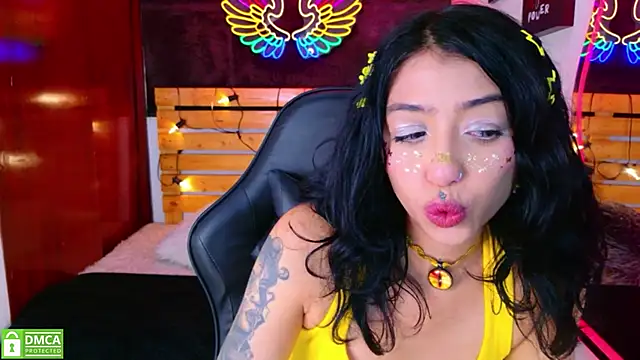 REDHOTTER  online show from April 17, 8:01 pm