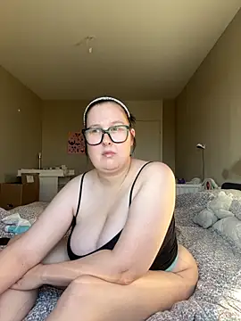 Misssmilf online show from October 12, 12:15 pm