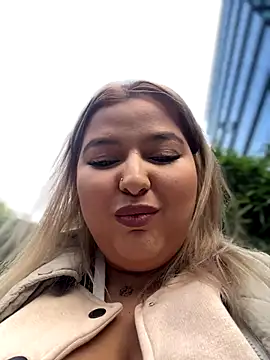 AllysonK online show from December 5, 11:49 am