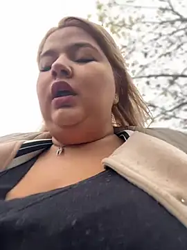 AllysonK online show from December 6, 8:48 am