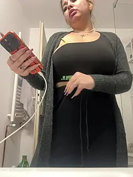 AllysonK online show from April 10, 8:19 am