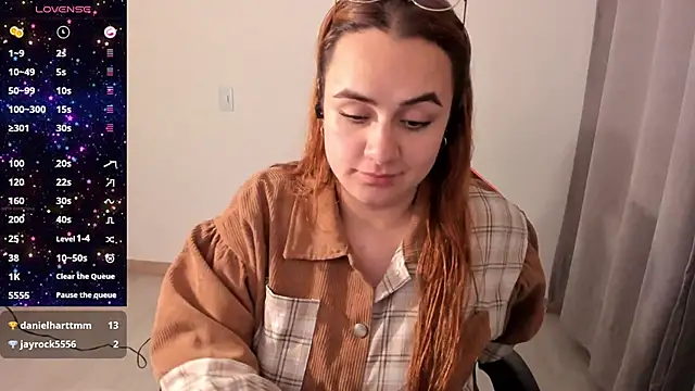 maryluna95 online show from October 30, 2:46 am