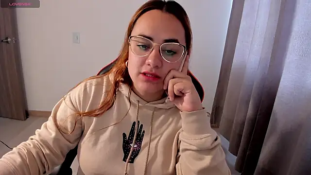 maryluna95 online show from November 25, 7:25 pm