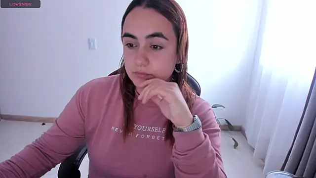 maryluna95 online show from April 16, 8:20 pm