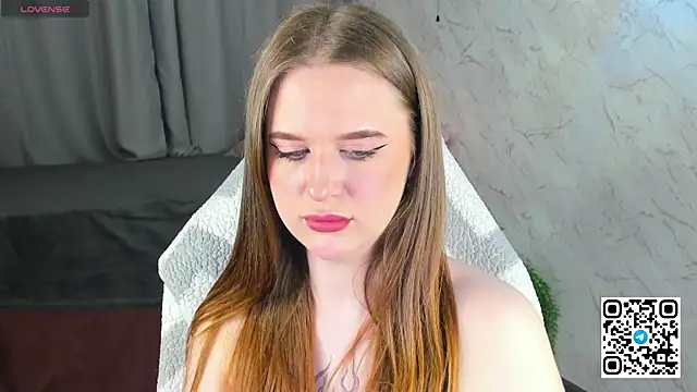 Snapshot of Betany_Foks chatting on April 23, 12:34 am Betany Foks online show from April 23, 12:34 am