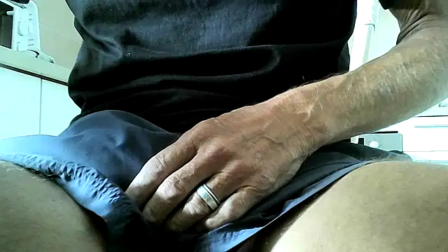 ewuich1 online show from March 21, 3:57 pm