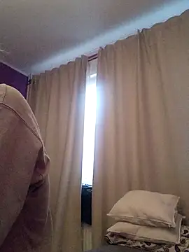 BritneyHudson online show from November 27, 6:15 am