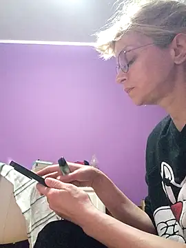 BritneyHudson online show from March 27, 6:08 am