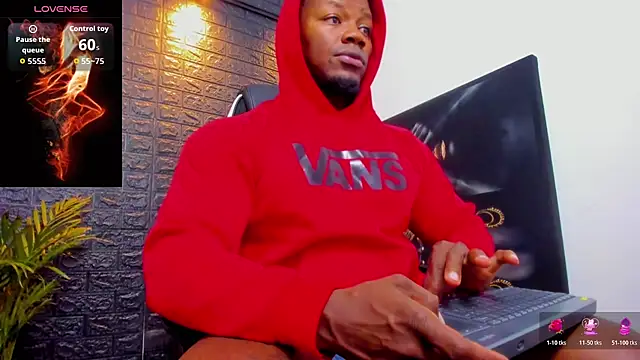 Snapshot of tommike chatting on November 29, 6:22 pm tommike online show from November 29, 6:22 pm