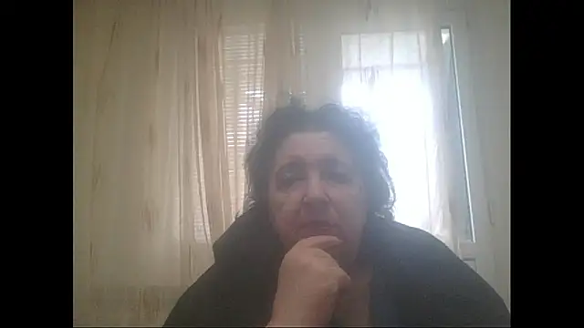 Snapshot of maturekorine chatting on December 2, 10:09 am maturekorine online show from December 2, 10:09 am