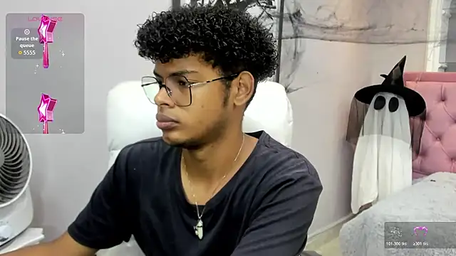 Snapshot of boylittle19cm chatting on November 4, 12:26 pm boylittle19cm online show from November 4, 12:26 pm