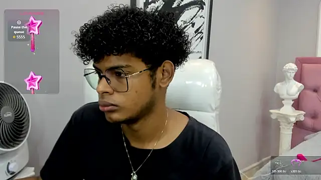 Snapshot of boylittle19cm chatting on November 5, 12:49 pm boylittle19cm online show from November 5, 12:49 pm