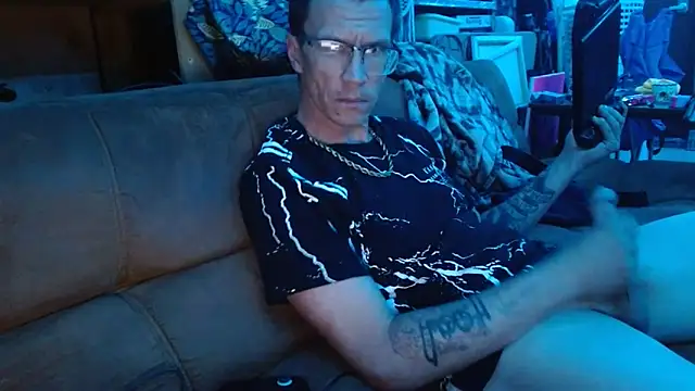 Hatchetwound6969 online show from April 8, 3:45 pm