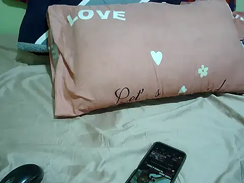 Snapshot of just_lela chatting on February 20, 1:08 pm just lela online show from February 20, 1:08 pm