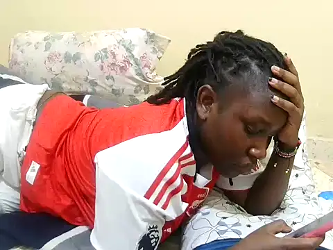 Snapshot of just_lela chatting on October 27, 1:26 pm just lela online show from October 27, 1:26 pm