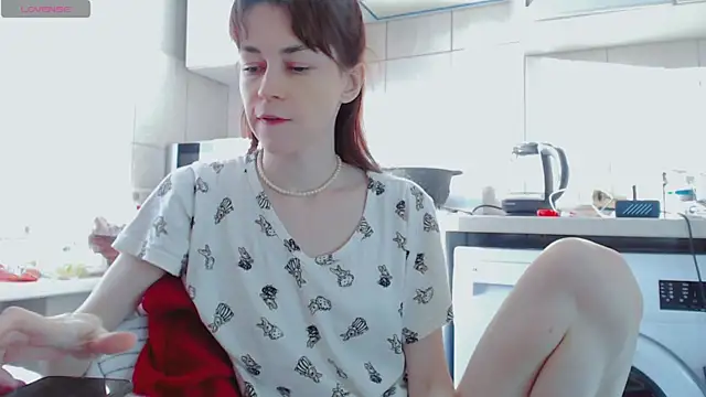 Snapshot of Amina_Barbarian chatting on February 13, 2:20 pm Amina Barbarian online show from February 13, 2:20 pm