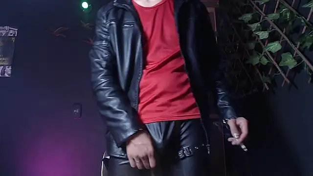 Snapshot of Dicaprioo_ chatting on October 19, 6:41 pm Dicaprioo online show from October 19, 6:41 pm