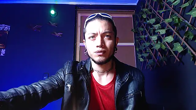 Snapshot of Dicaprioo_ chatting on October 21, 3:29 am Dicaprioo online show from October 21, 3:29 am