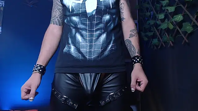 Snapshot of Dicaprioo_ chatting on October 23, 2:05 pm Dicaprioo online show from October 23, 2:05 pm