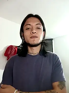 Snapshot of Dicaprioo_ chatting on October 31, 11:50 pm Dicaprioo online show from October 31, 11:50 pm