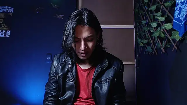 Snapshot of Dicaprioo_ chatting on November 4, 1:38 am Dicaprioo online show from November 4, 1:38 am