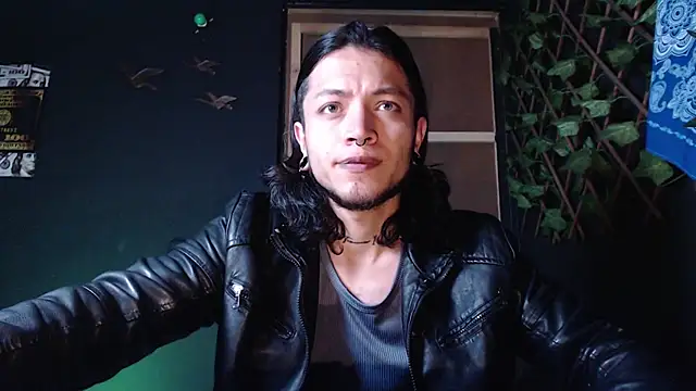 Snapshot of Dicaprioo_ chatting on November 11, 1:38 am Dicaprioo online show from November 11, 1:38 am