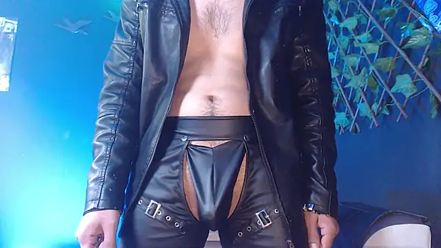 Snapshot of Dicaprioo_ chatting on November 13, 3:55 pm Dicaprioo online show from November 13, 3:55 pm