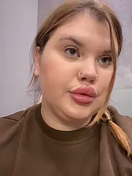 hi im Eva online show from October 5, 11:30 am