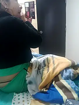 Snapshot of LITLESTAR chatting on November 12, 1:33 pm LITLESTAR online show from November 12, 1:33 pm