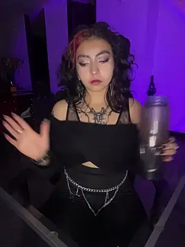 Snapshot of _Gothiccbitch_ chatting on November 20, 7:19 am Gothiccbitch online show from November 20, 7:19 am