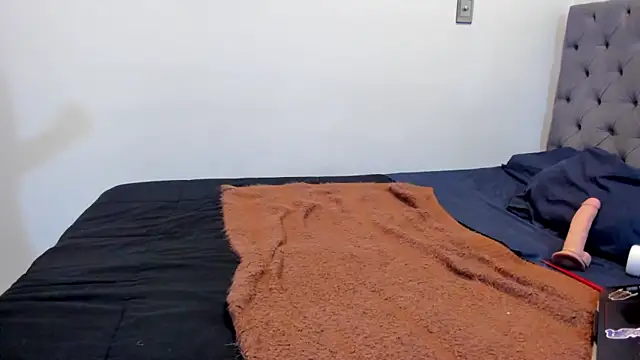 Snapshot of sexx_hunters chatting on December 9, 10:52 pm sexx hunters online show from December 9, 10:52 pm