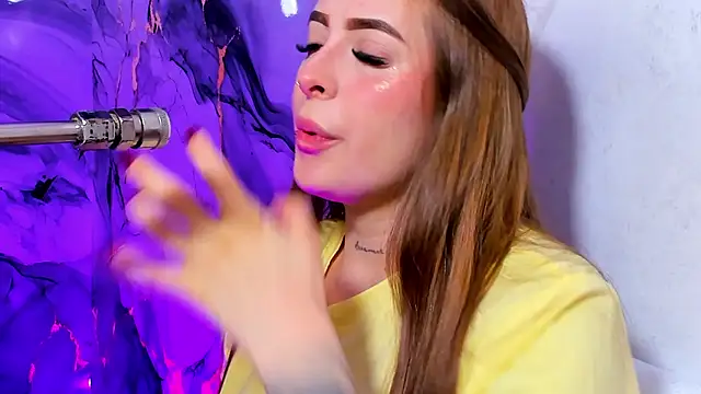 kristal blond online show from January 11, 8:03 pm