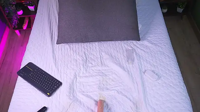 RaquelLust online show from March 8, 7:38 am