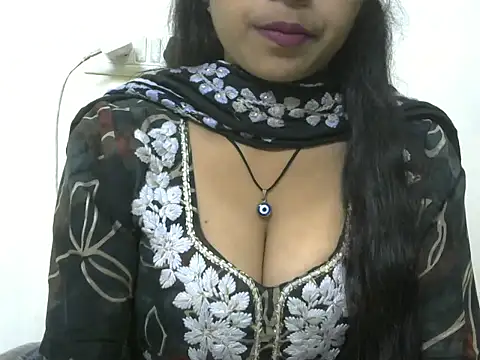 momo lov online show from October 8, 5:05 am