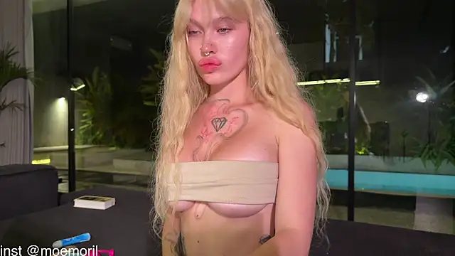 Snapshot of Golden_Aline chatting on February 2, 3:00 pm Golden Aline online show from February 2, 3:00 pm