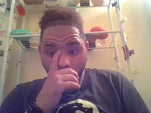 Snapshot of Dj-yefri-pauta chatting on April 22, 2:47 am Dj-yefri-pauta online show from April 22, 2:47 am