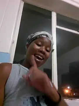 Snapshot of PerfectionBerrie chatting on February 10, 1:35 am PerfectionBerrie online show from February 10, 1:35 am