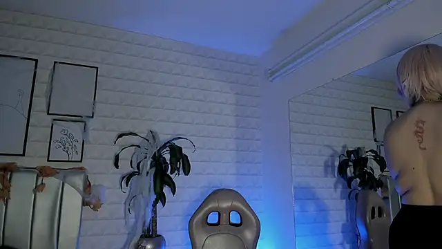 bella-green online show from October 27, 7:07 pm